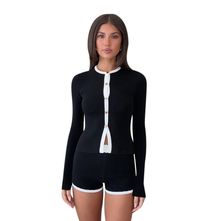 Damen Kurzes geripptes Strick-Set mit Knopfcardigan und High‑Waist-Shorts – Avérine