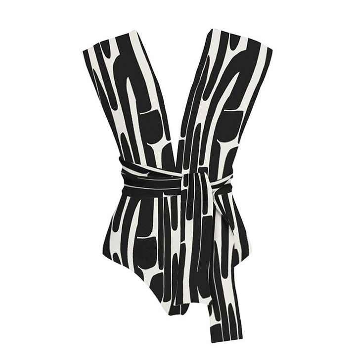 Damen Trendiger Cut-Out Badeanzug mit breiten Trägern und Bindegürtel Echo Archiv