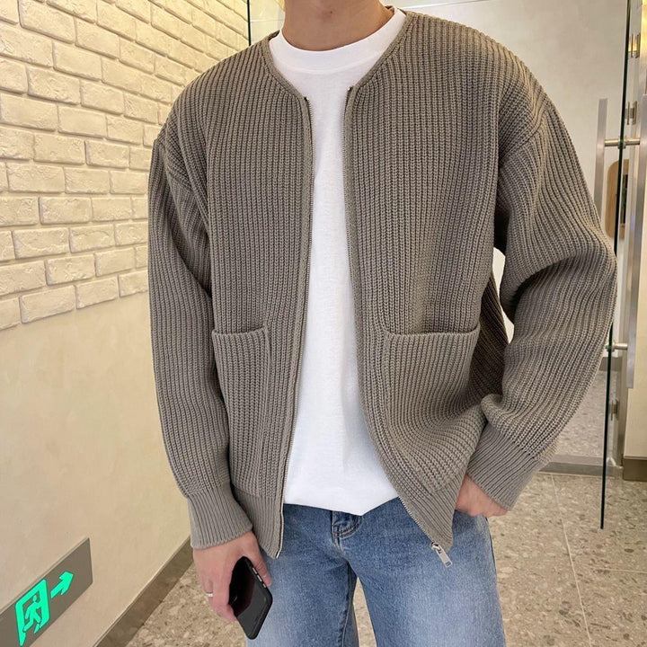 Herren Grobstrick-Jacke mit voluminösen Ärmeln und steigendem Kragen Echoarchiv