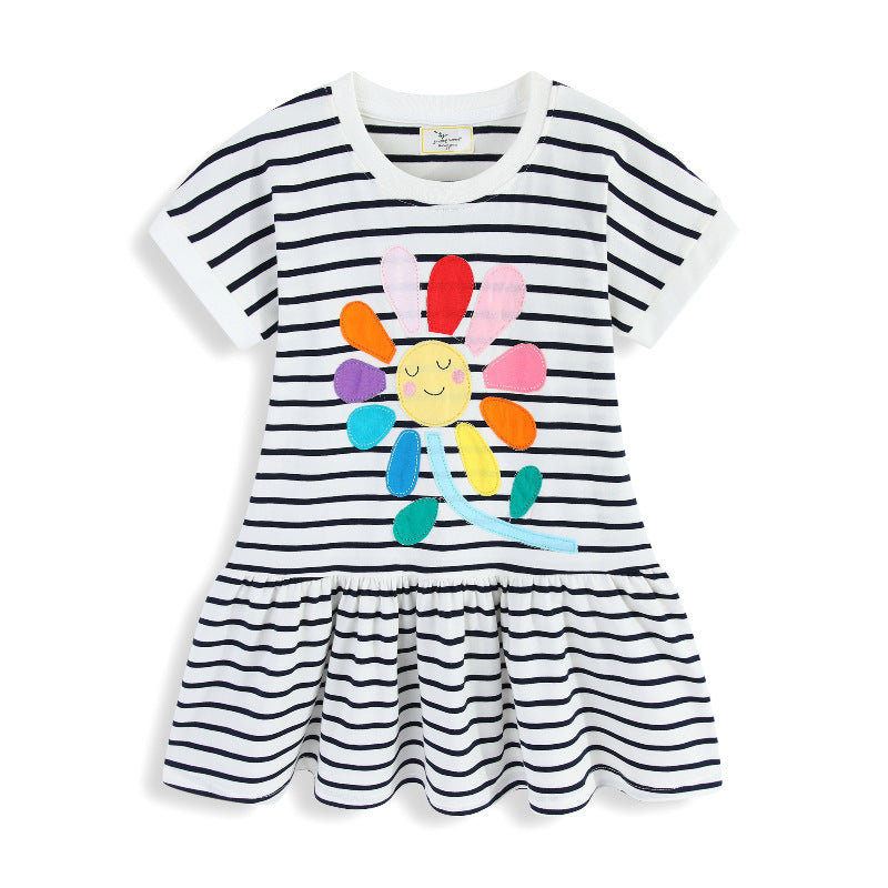 Mädchen gestreiftes Kleid mit buntem Blumenmotiv Echo Archiv