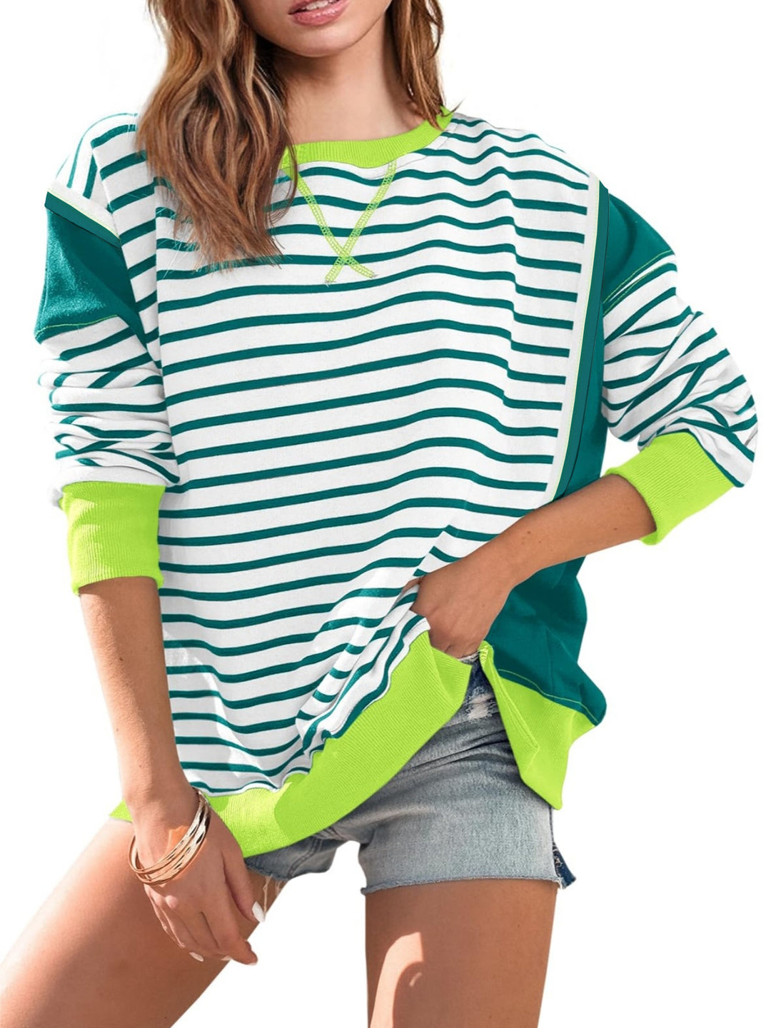 Damen Oversize Streifen-Sweatshirt mit Rundhalsausschnitt und Colorblock-Ärmeln – Avérine