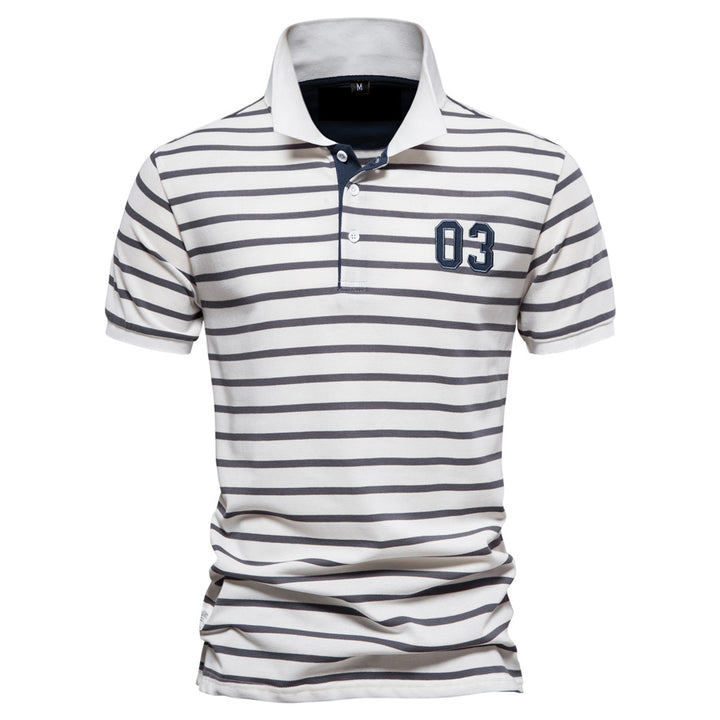 Herren Polo-Shirt mit modischem Streifenmuster und bequemem Schnitt Echoarchiv