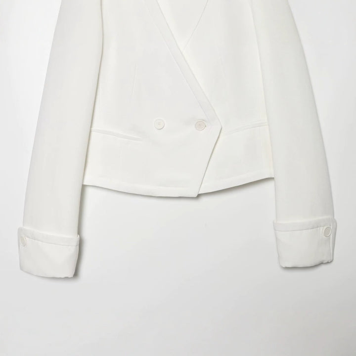 Damen gekürzter doppeltreihiger Blazer mit V‑Ausschnitt und Umschlagärmeln Echo Archiv