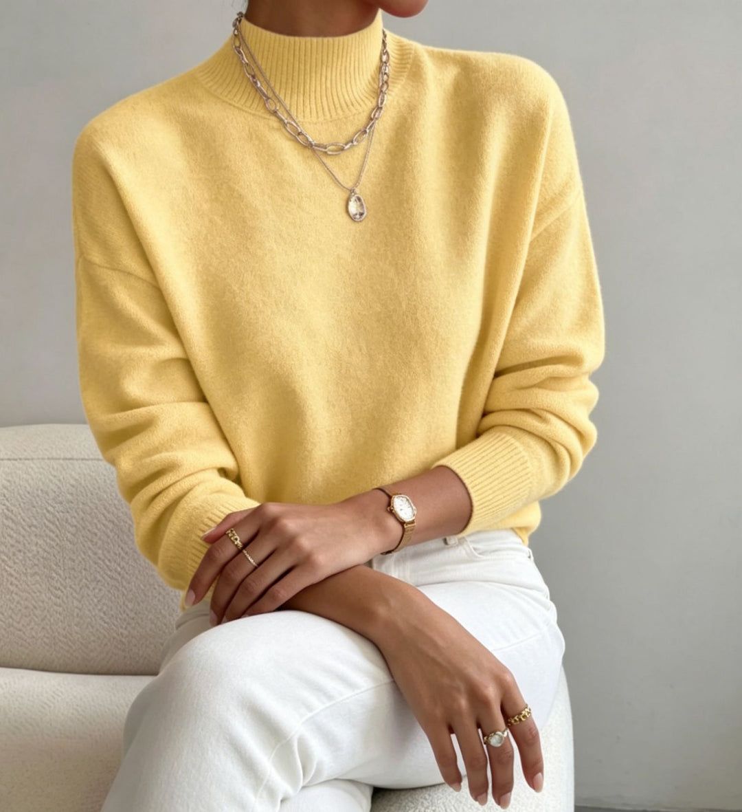 Damen kuscheliger Feinstrickpullover mit Stehkragen und überschnittener Schulter – Mavelle