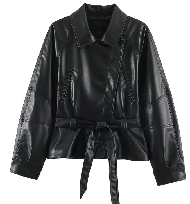 Damen Kurzjacke aus veganem Leder mit Taillengürtel und überschnittenen Schultern Echo Archiv