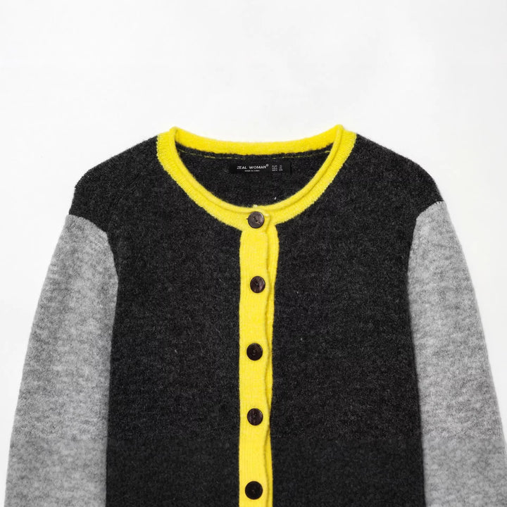 Damen kurze zweifarbige Wollcardigan mit kontrastierter Knopfleiste geripptem Saum und Hornknöpfen – Veloura