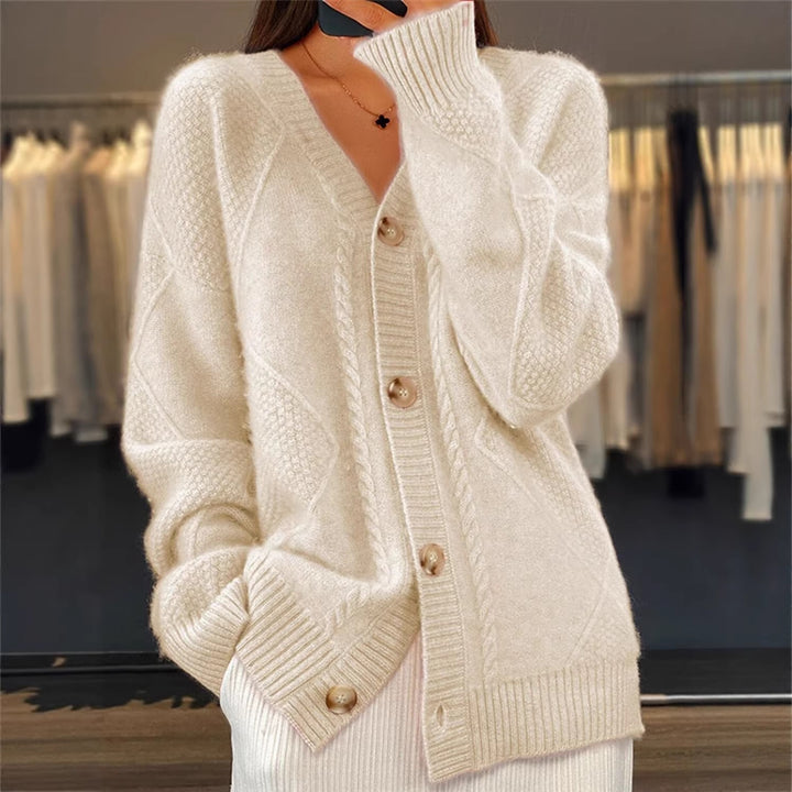 Damen nan oversized Strickcardigan mit Zopfmuster, V‑Ausschnitt und großen Knöpfen Echo Archiv