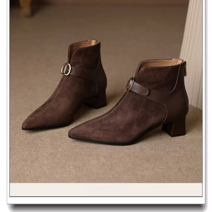Damen elegante spitze Velours-Ankle-Boots mit mittelhohem Blockabsatz und Zierspange – Varelle