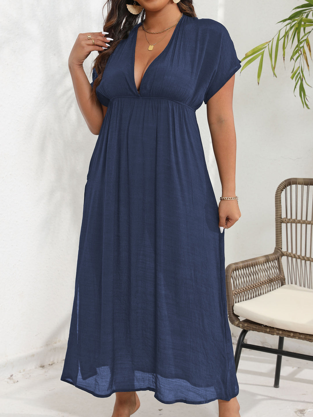 Damen luftiges Maxikleid mit tiefem V-Ausschnitt und seitlichen Schlitzen Echo Archiv