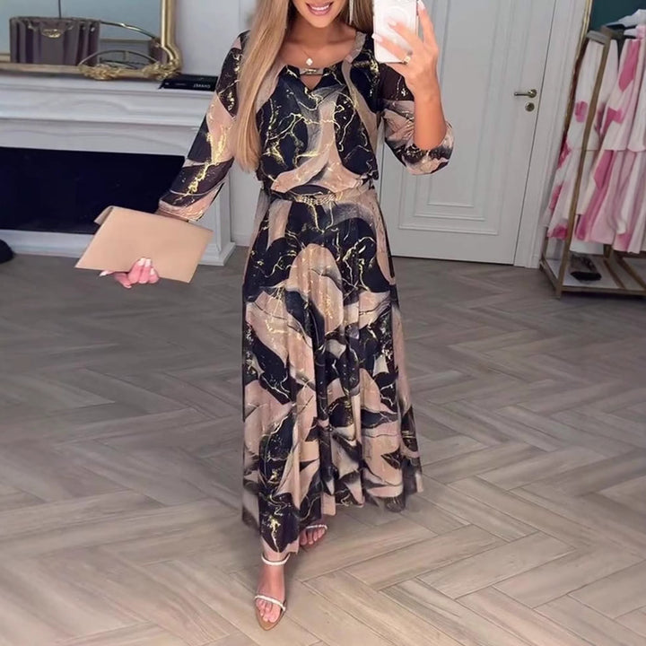 Maxikleid für Damen im fließenden Chiffon-Look mit abstraktem Marmorprint und 3/4-Ärmeln – Valéora