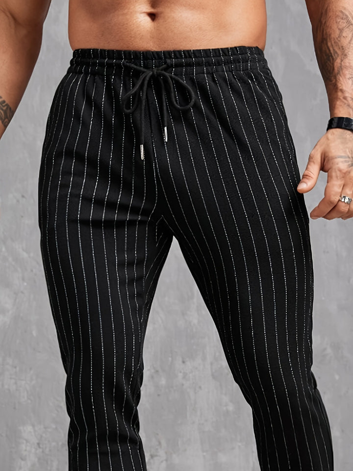 Herren moderne Lounge-Hose mit elastischem Bund und dekorativen Streifen Echoarchiv