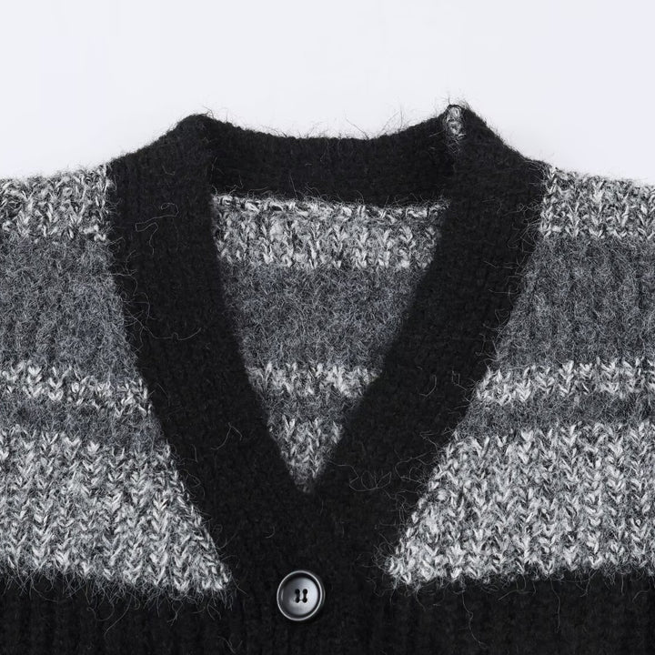 Damen Oversize Strickcardigan mit V-Ausschnitt, Streifenmuster und aufgesetzten Taschen Echoarchiv