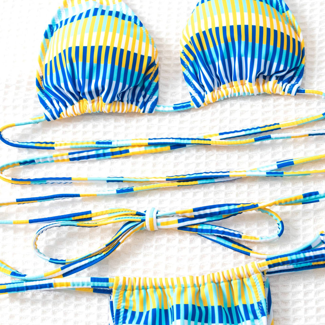 Damen Bandeau-Bikini mit modischen Streifen und anpassbaren Trägersystem Echo Archiv