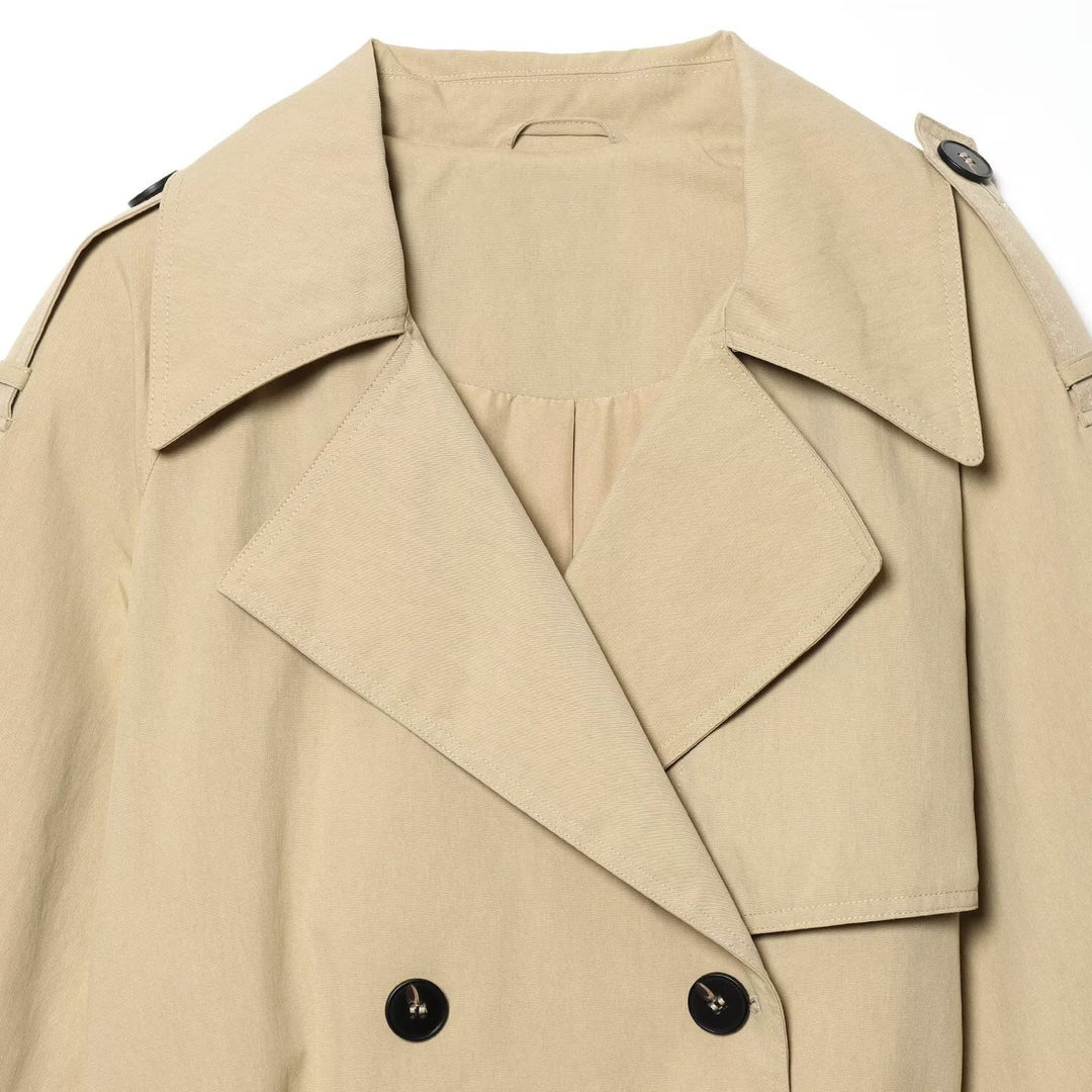 Damen Kurz geschnittener Trenchcoat mit Taillengürtel und Schulterklappen Echo Archiv