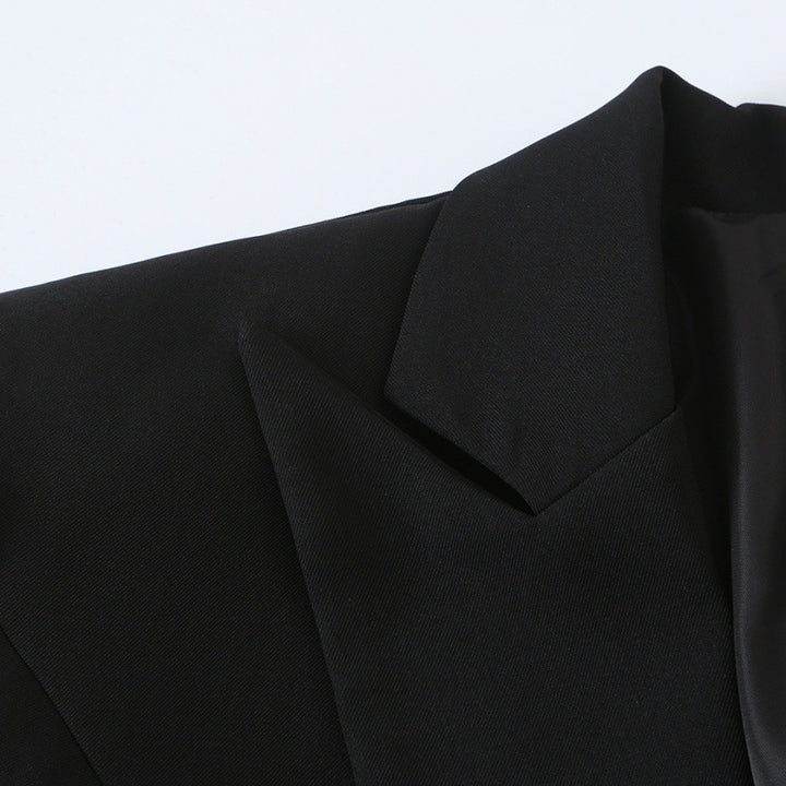 Damen Taillierter Kurzblazer mit asymmetrischem Schmuckknopf und Pattentaschen Echo Archiv