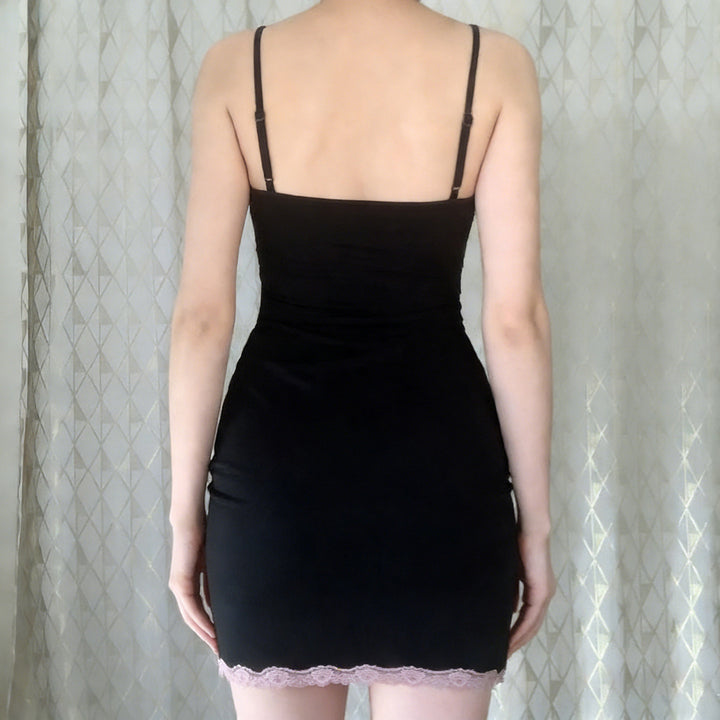 Damen Schlafkleid mit Spitzenverzierungen und dekorativem Kordeldetail Echo Archiv