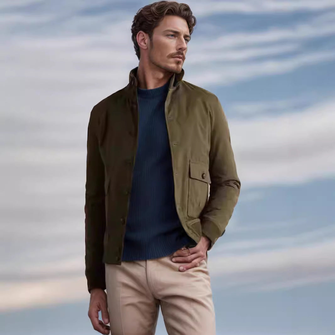 Herren funktionale Utility-Jacke mit hohem Kragen und aufgesetzten Taschen Echoarchiv