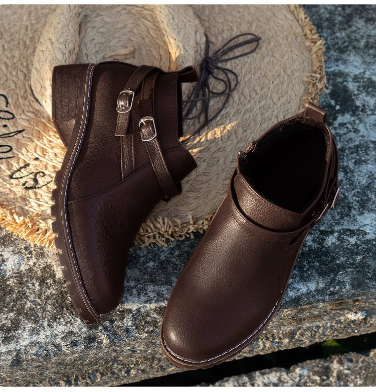 Damen nan Stiefelette mit doppelten Zierriemen, profilierter Traktorsohle und niedrigem Blockabsatz Echo Archiv