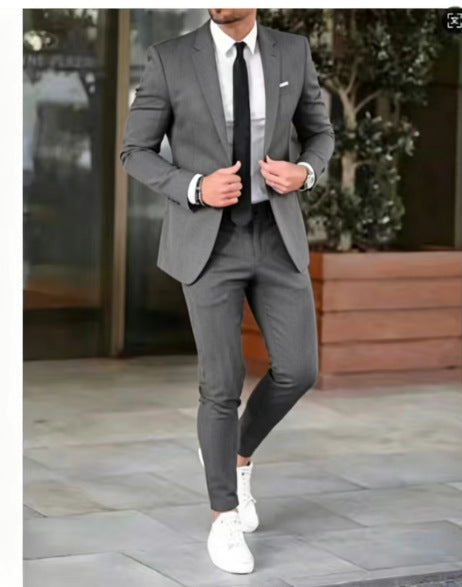 Herren nan tailliertes Anzugset aus leichtem Stretch-Twill mit Ein-Knopf-Sakko und Flat-Front-Hose Echo Archiv