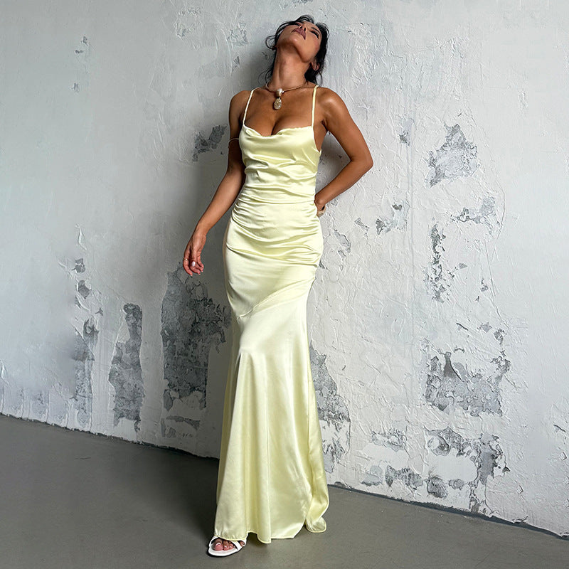 Damen Elegantes Maxikleid aus luxuriösem Satin mit verführerischem V-Ausschnitt Echo Archiv