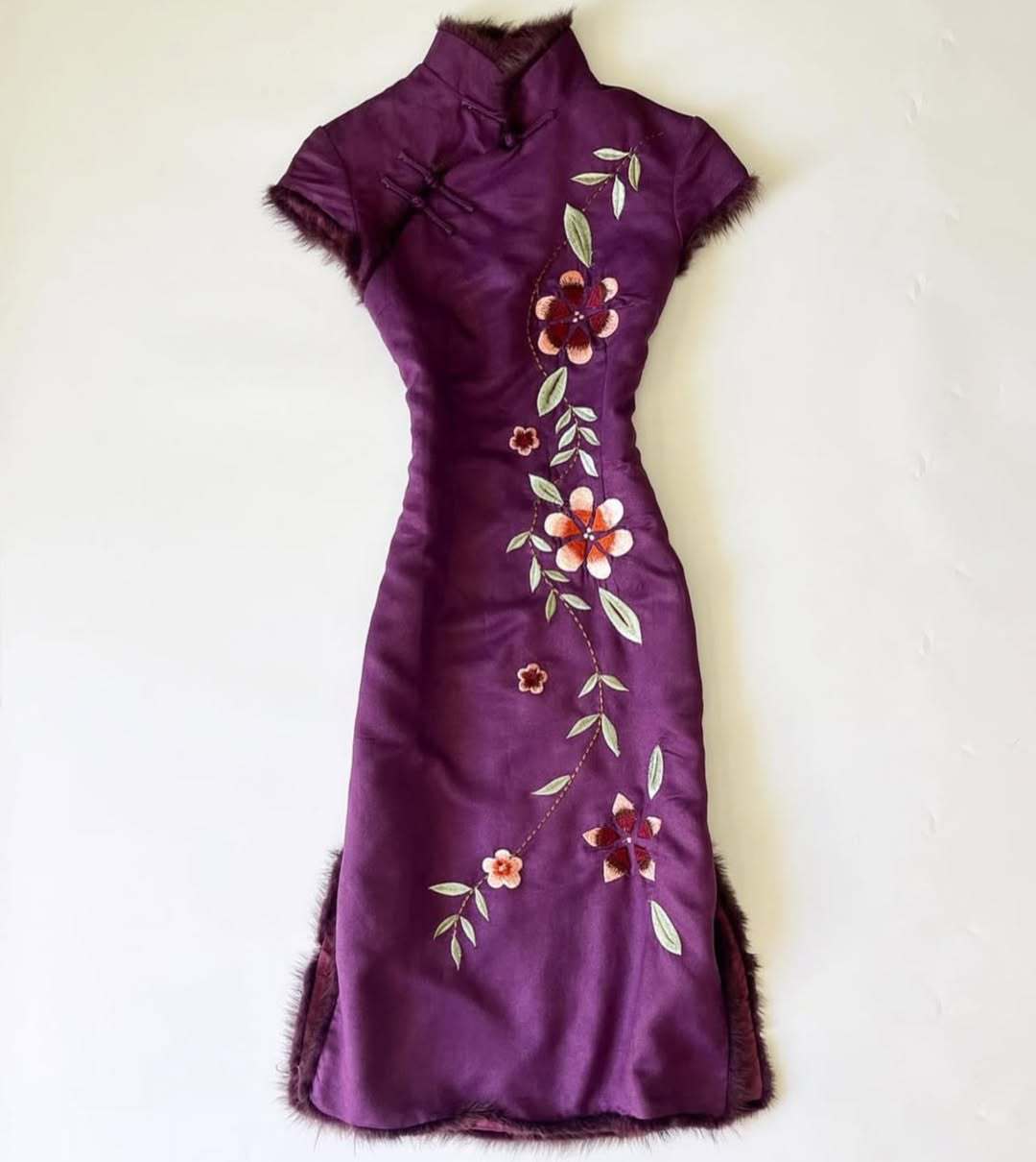 Damen Elegant besticktes Chiffon-Kleid Echo Archiv