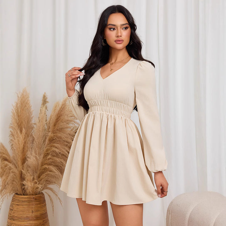 Damen gerafftes Skater-Minikleid mit V-Ausschnitt Smok-Taillenband und ballonärmeln – Élara