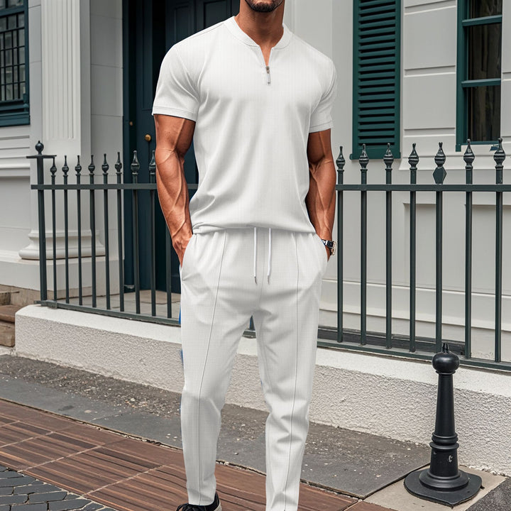 Herren Sportliches Kurzarm-Outfit mit Reißverschluss und elastischem Bund Echoarchiv