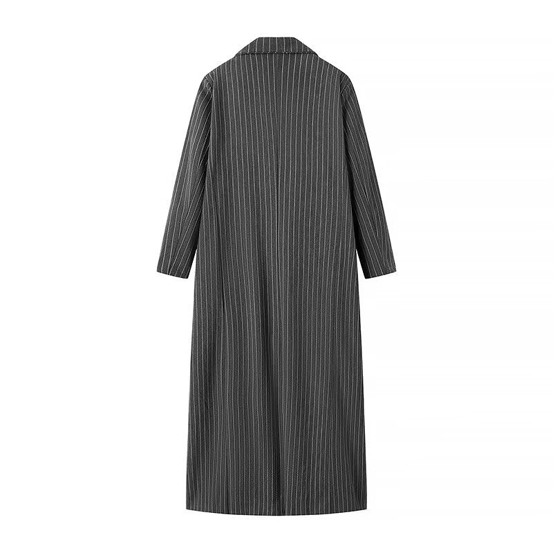 Damen langer Zweireiher-Mantel im Nadelstreifen-Look mit großem Revers und Pattentaschen – Montévia