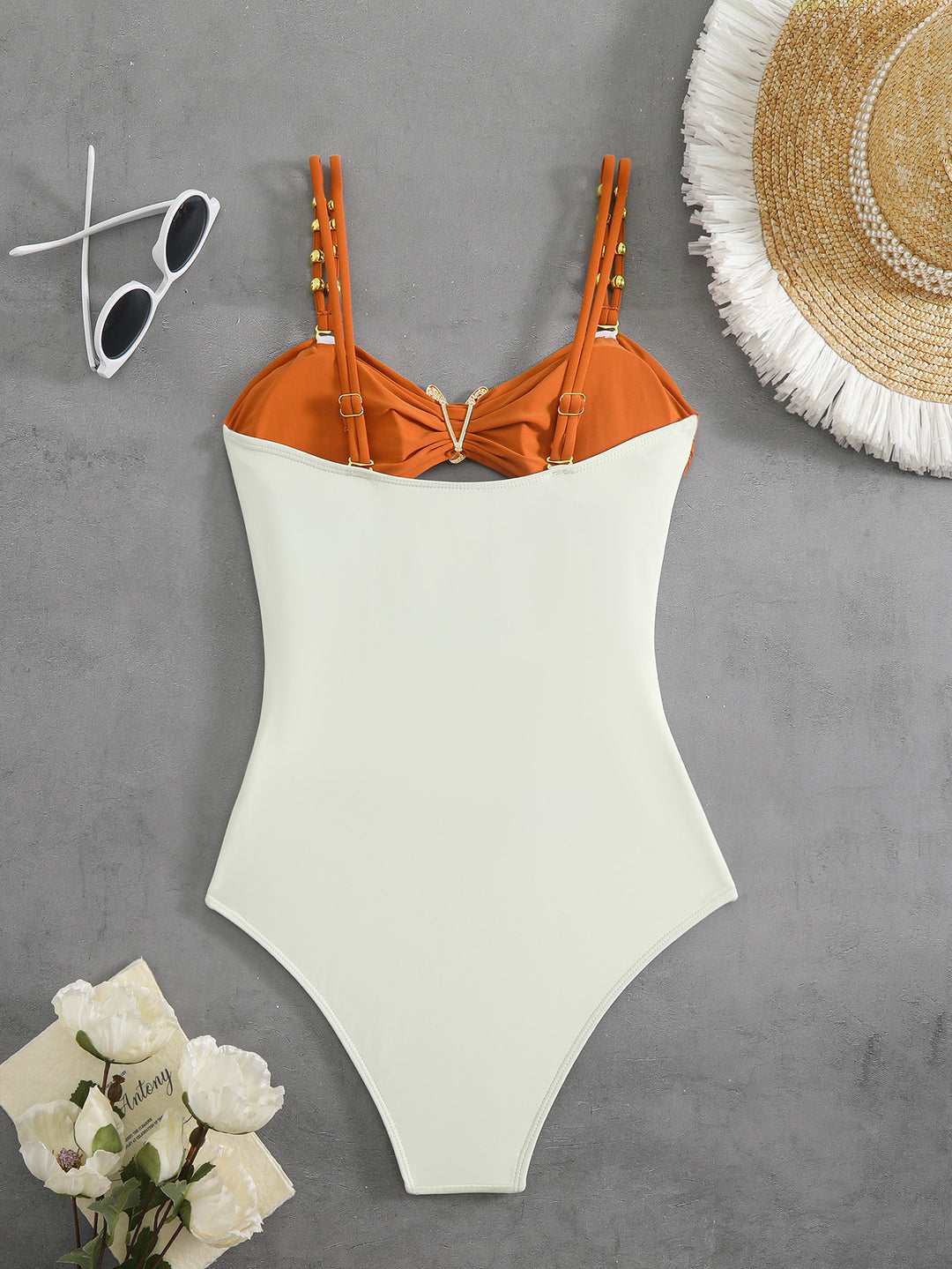 Damen Einteiler Badeanzug mit elegantem Cut-Out und modischen Trägerschlaufen Echo Archiv