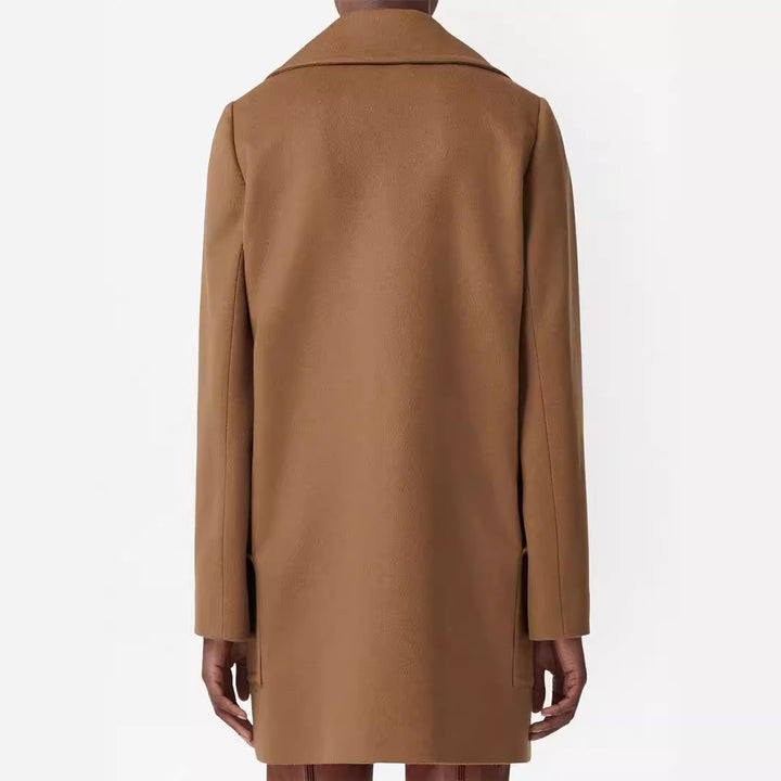 Damen Kurzmantel im minimalistischen Doppelreiher aus Wollmix mit weitem Revers Echoarchiv