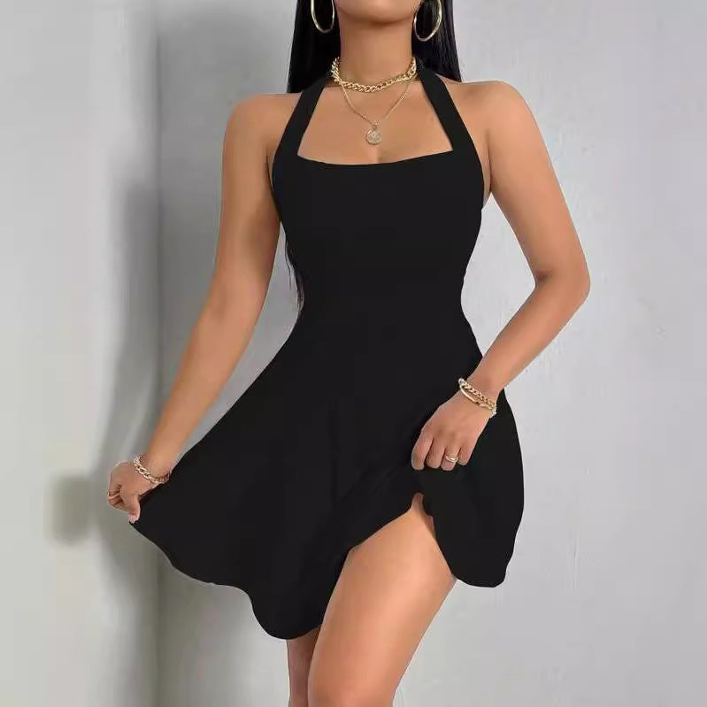 Damen Sommerliches Neckholder Kleid mit fließendem Saum Echo Archiv