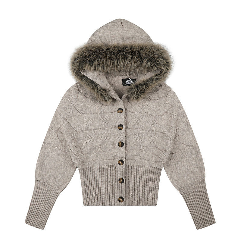 Damen Kapuzen‑Strickjacke mit Zopfmuster, Kunstfellbesatz und tailliertem Rippenbund Echoarchiv