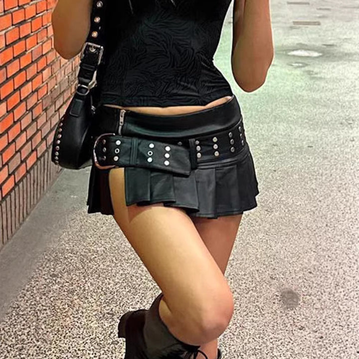 Damen Minirock aus Kunstleder mit Rüschen und dekorativen Nieten Echo Archiv