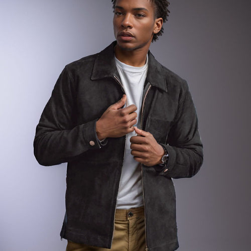 Herren Suede Jacke mit Stehkragen und praktischer Brusttasche Echoarchiv