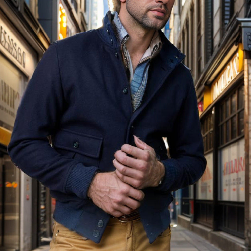 Herren modische Jacke mit praktischen Taschen und sportlichem Schnitt Echoarchiv