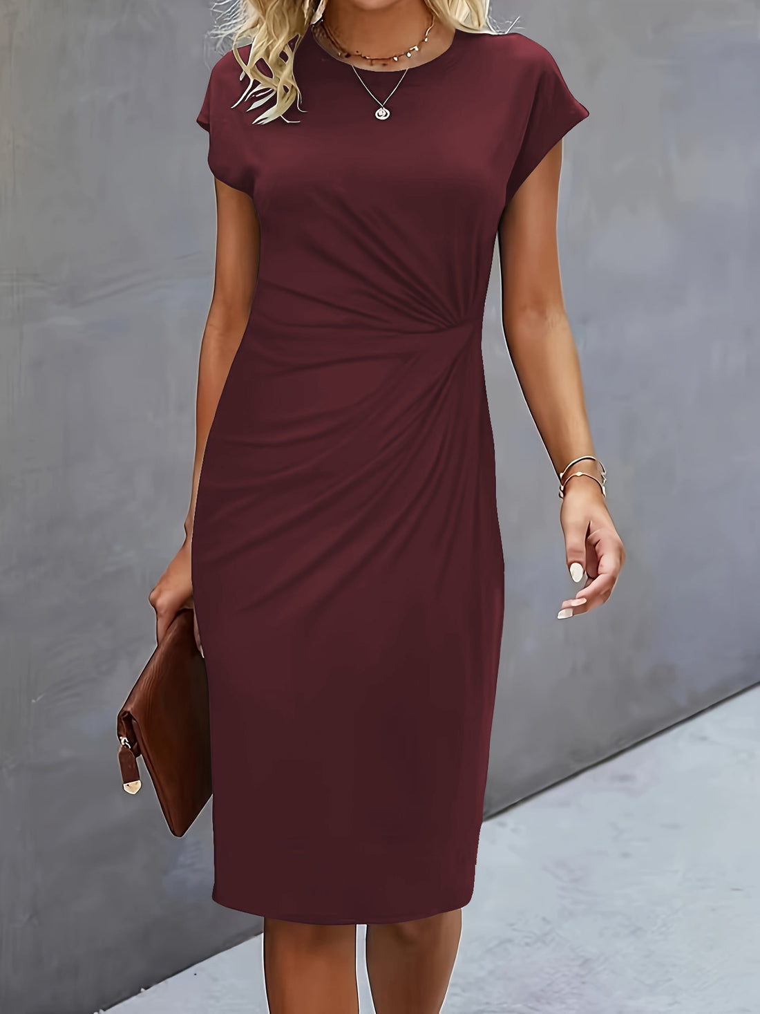 Damen figurbetontes Wickelkleid mit trendigen Drapierungen und klassischem Schnitt – Élara