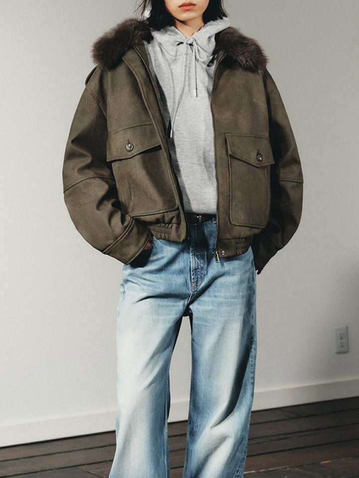 Damen Kurzjacke im Aviator‑Style mit Kunstpelzkapuze und aufgesetzten Pattentaschen Echoarchiv