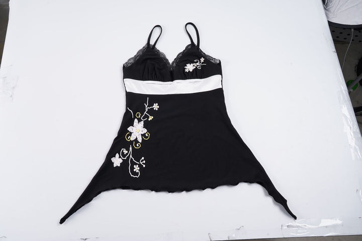 Damen Nachthemd mit floralen Stickdetails und Spitzenverarbeitung Echo Archiv