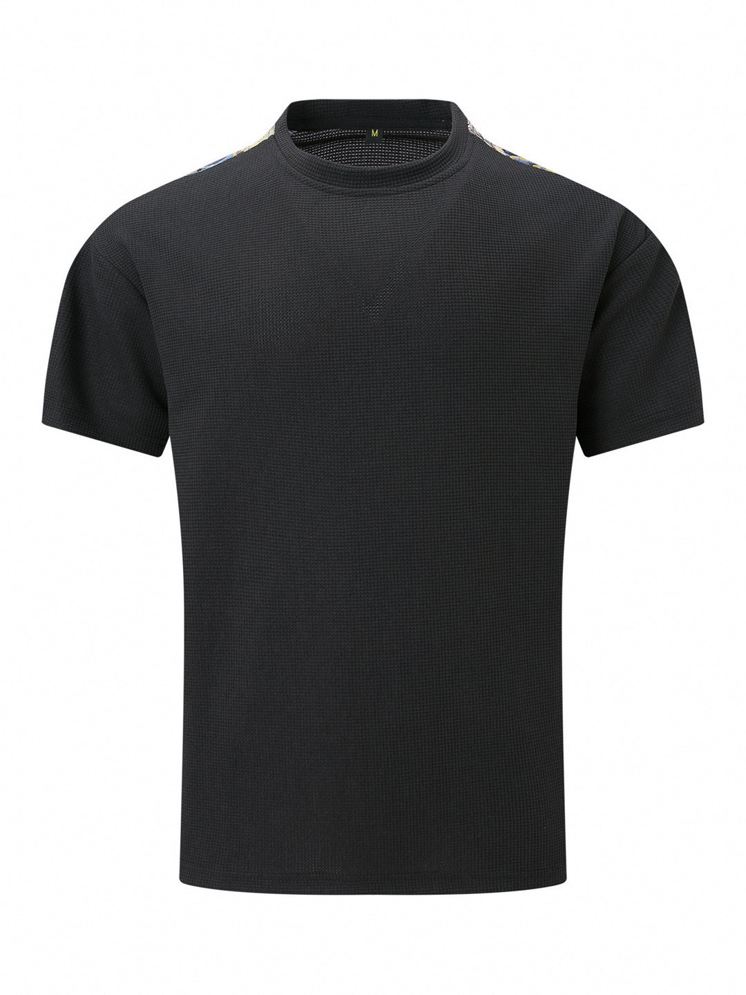 Herren atmungsaktives Kurzarm-T-Shirt mit strukturiertem Design und modernen Akzenten Echoarchiv