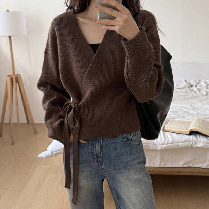 Damen Wickel-Strickjacke mit V-Ausschnitt, Taillenschleife und Ballonärmeln – Célinea