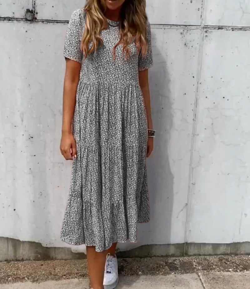 Damen nan leichtes Midikleid mit geraffter Taillenpartie, kurzen Ärmeln und mehrlagigem Stufenrock Echo Archiv