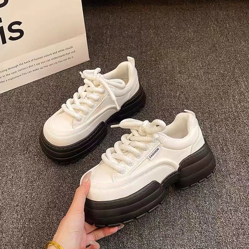 Damen Chunky Sneakers mit modischer Profilsohle und atmungsaktiver Oberflächenstruktur Echo Archiv