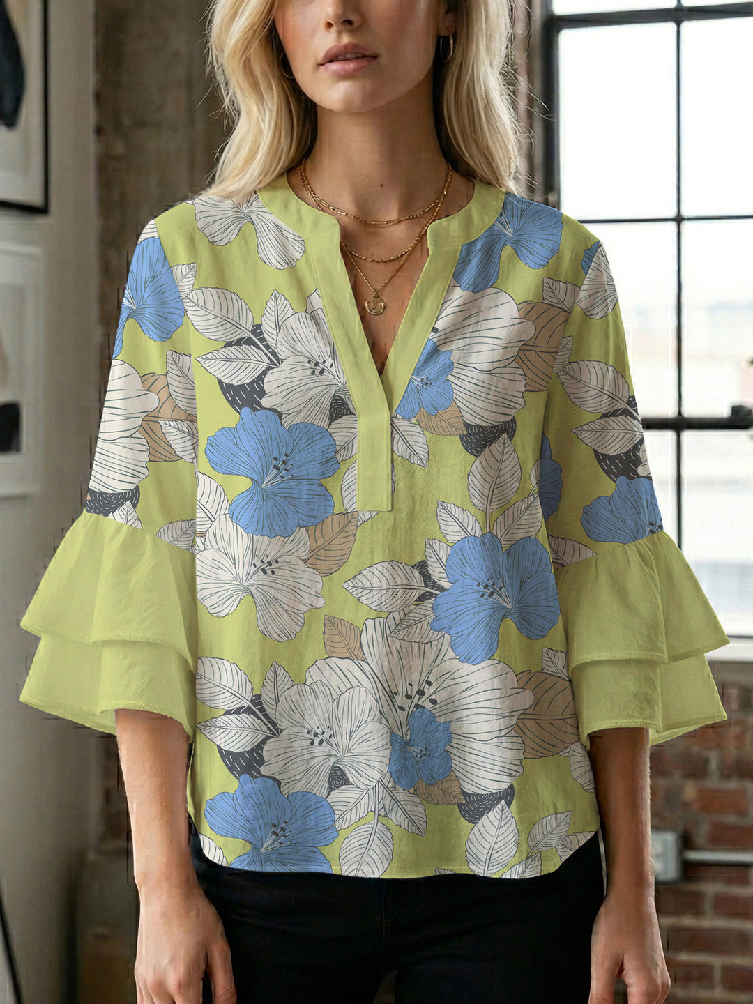 Damen Bluse mit voluminösen Ärmeln und floralem Design Echo Archiv