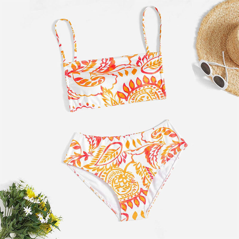 Damen Triangel-Bikini mit fröhlichem Blumenmuster und eleganten Rüschendetails Echo Archiv