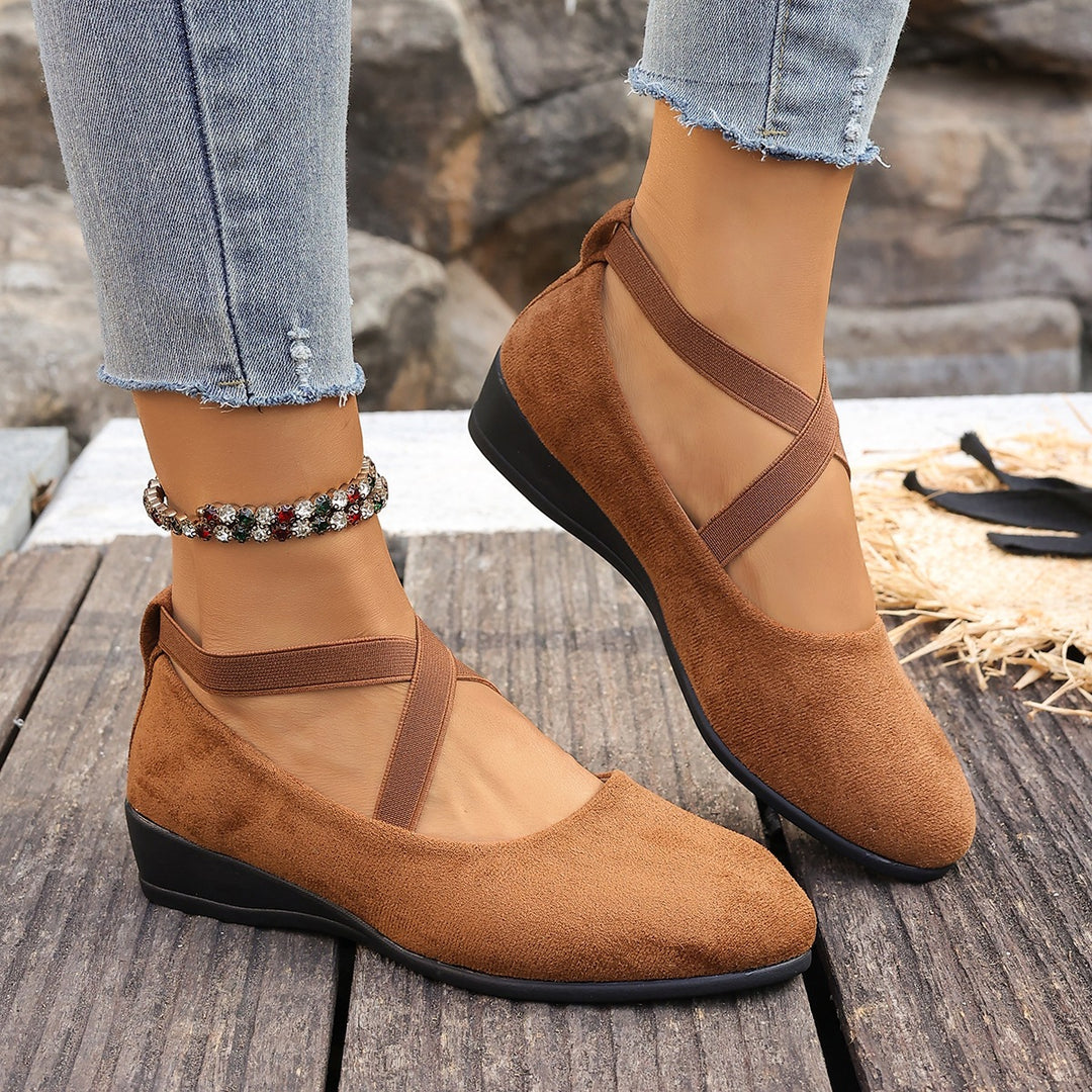 Damen Komfortable Mary-Jane-Ballerinas aus Velours mit verstellbarem Schnallenriemen und gepolstertem Fußbett – Lioré