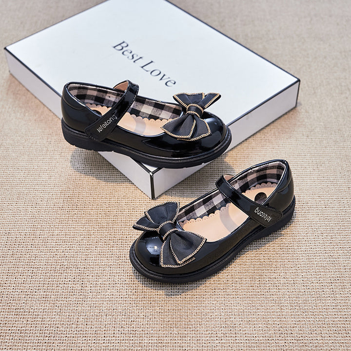 Mädchen Ballerina Schuhe mit verstellbarem Riemen und dekorativem Schleifenakzent Echo Archiv