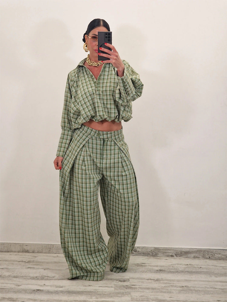 Damen Zweiteiliges kariertes Set mit Cropped Oversize-Hemd und weiter Bundfaltenhose Echoarchiv
