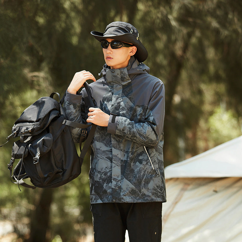 Damen Wasserfeste Outdoorjacke mit Kapuze und markantem Bergprint Echoarchiv