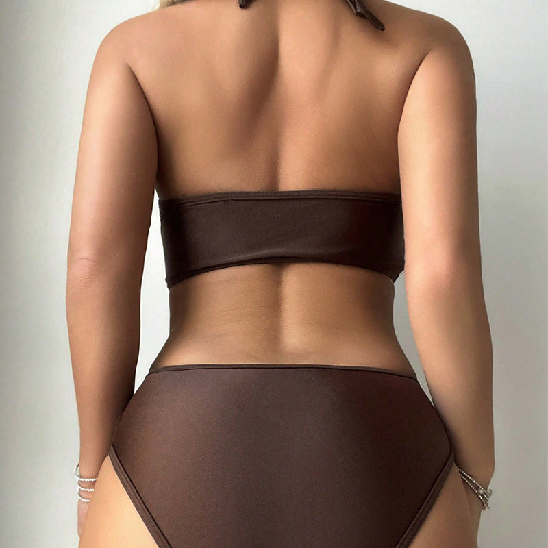 Damen Einteiliger Badeanzug mit raffiniertem Schnitt und modischem Cut-Out Echo Archiv