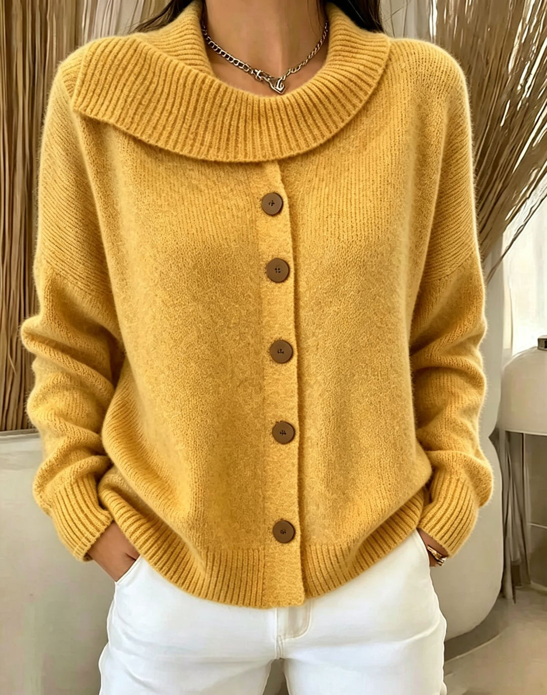 Damen Kuscheliger Knopf-Cardigan mit breitem Rollkragen und gerippten Bündchen – Veloura